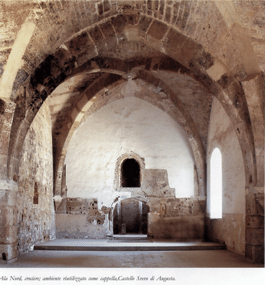 Castello svevo castellietorrimedievali Porta a scrigno ad angolo arco